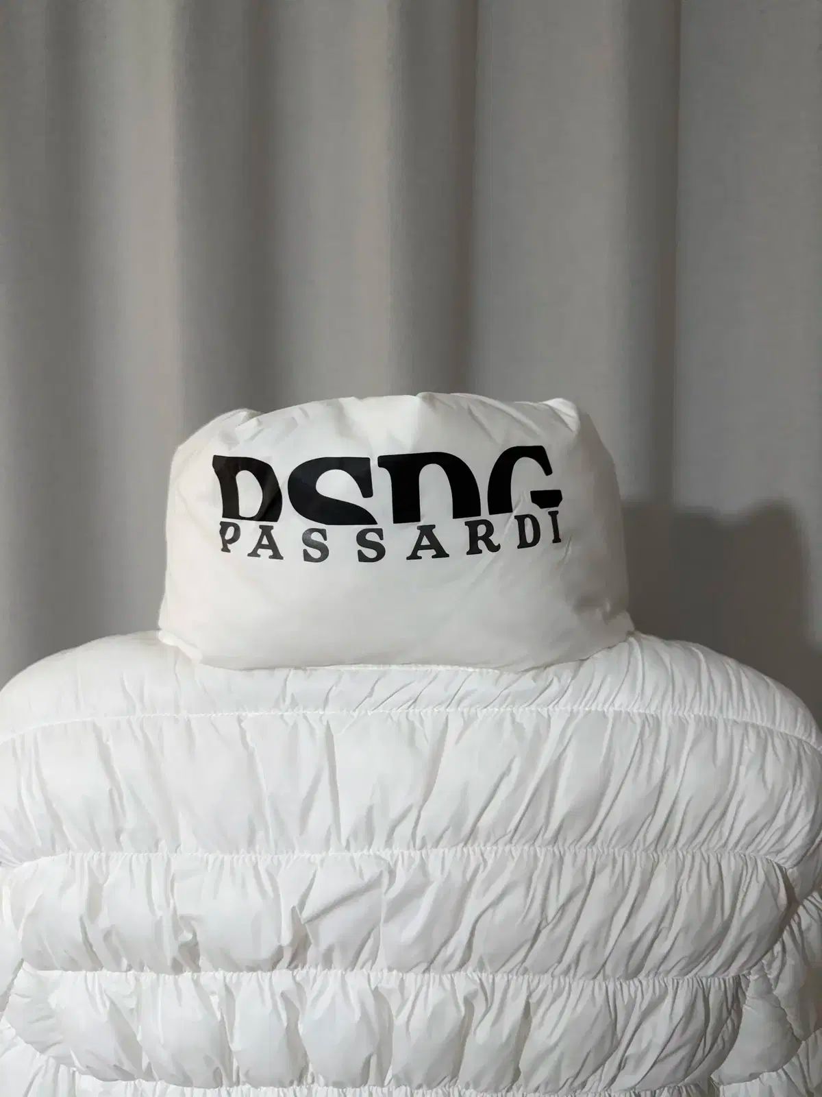 最安価に挑戦！ PASSARDI ゴルフ レディース 실고무줄 ダウン 軽量 シャーリング ダウン アウター - 最安値で最高級の