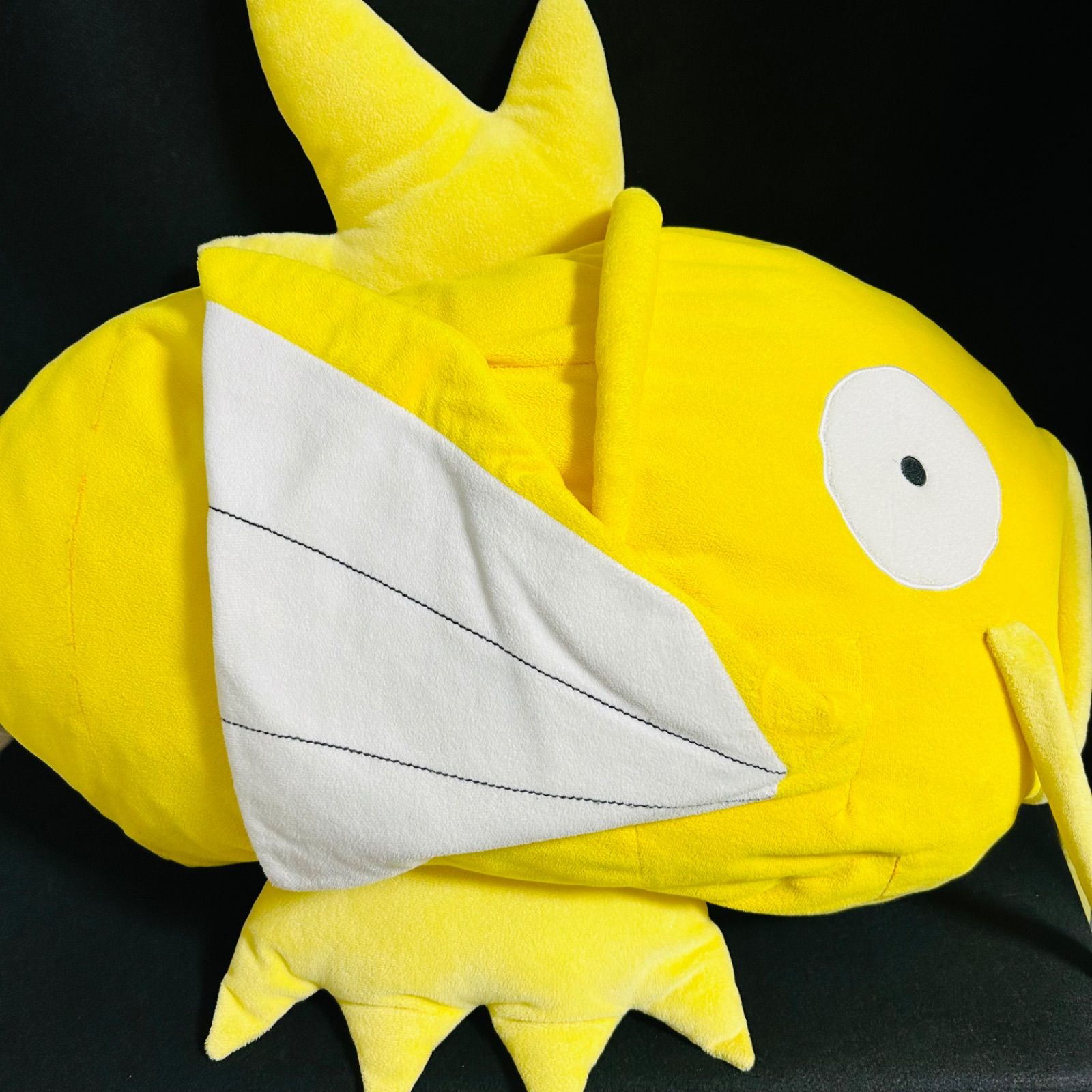 金のコイキング　ビッグクッション　名古屋ポケモンセンター限定　ぬいぐるみ　美品 ポケットモンスター ポケモン 金のコイキング ビッグサイズ ポケモン