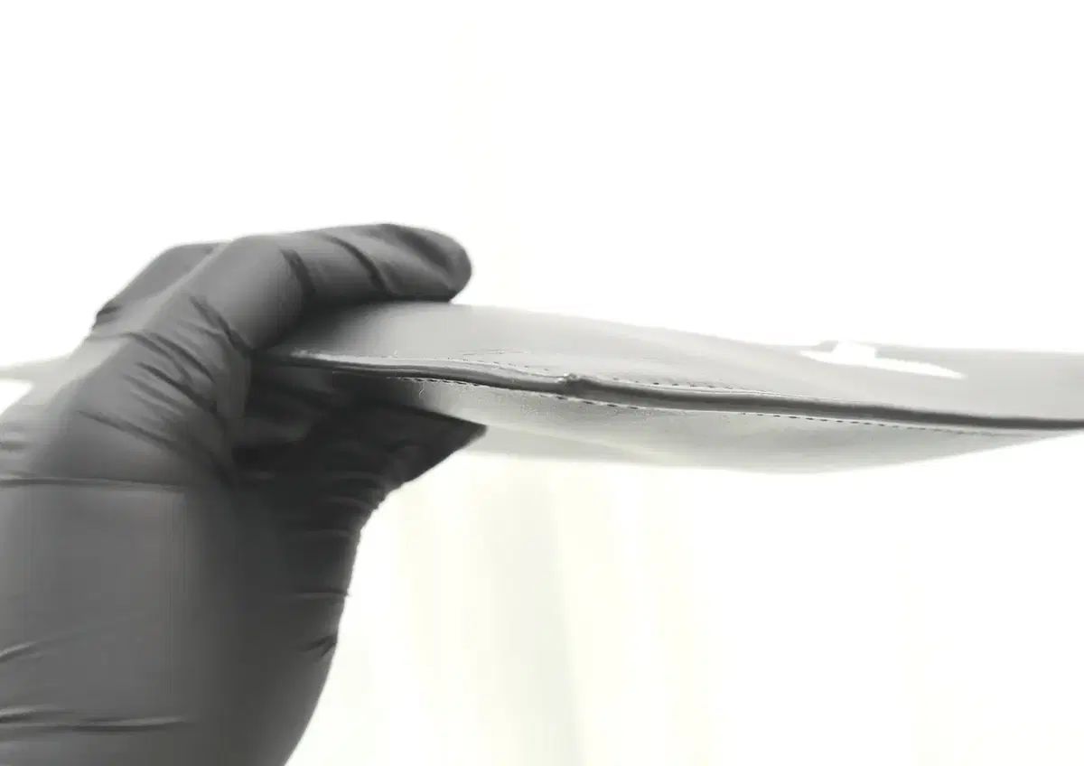 大好き バーバリー ロゴ プリント ストラップ クラッチバッグ ブラック 8009214