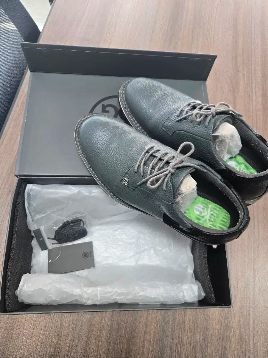 ジーフォア ゴルフシューズ メンズ 270 275 スパイクレス