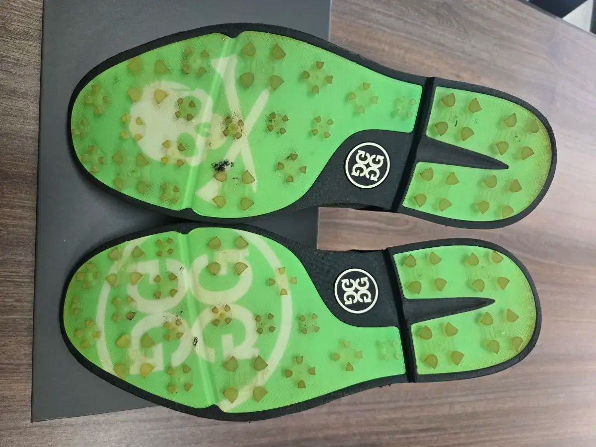 ジーフォア ゴルフシューズ