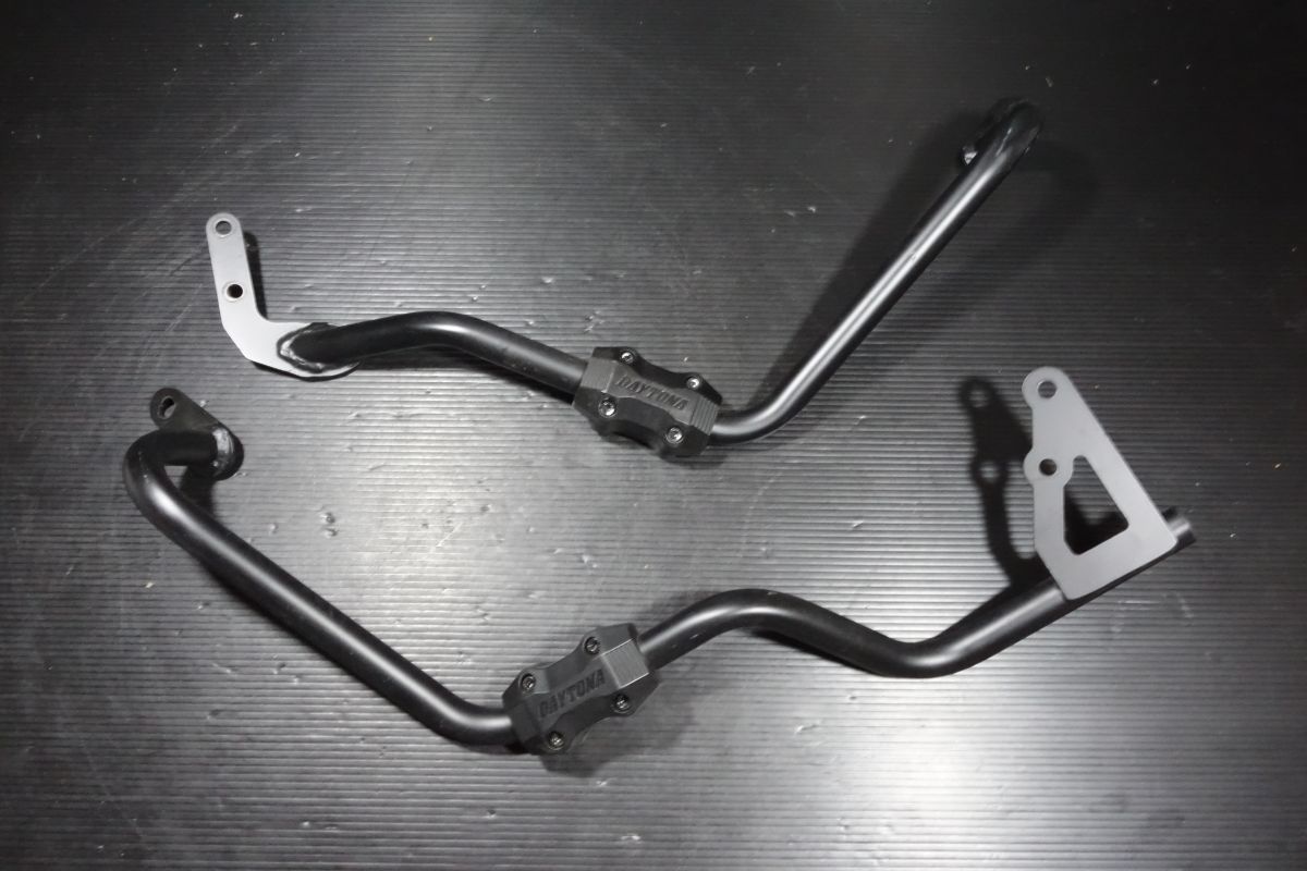 デイトナ パイプエンジンガード 左右セット 97406 Z900RS|CAFE DAYTONA R20251020