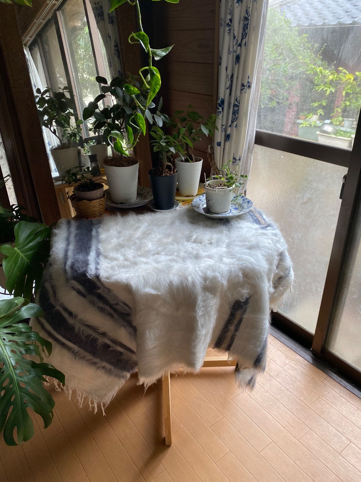 椅子やソファのアクセントに 車やキャンプにも