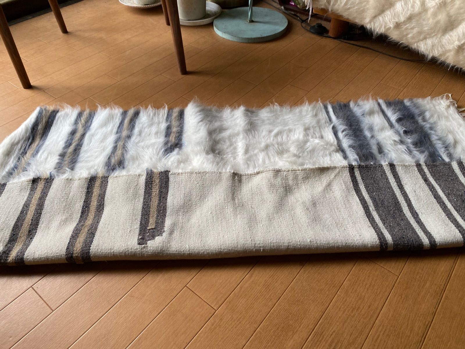 アンゴラヤギのモヘアで織られたミフラブ柄の新しいシイルトバッタニイェ