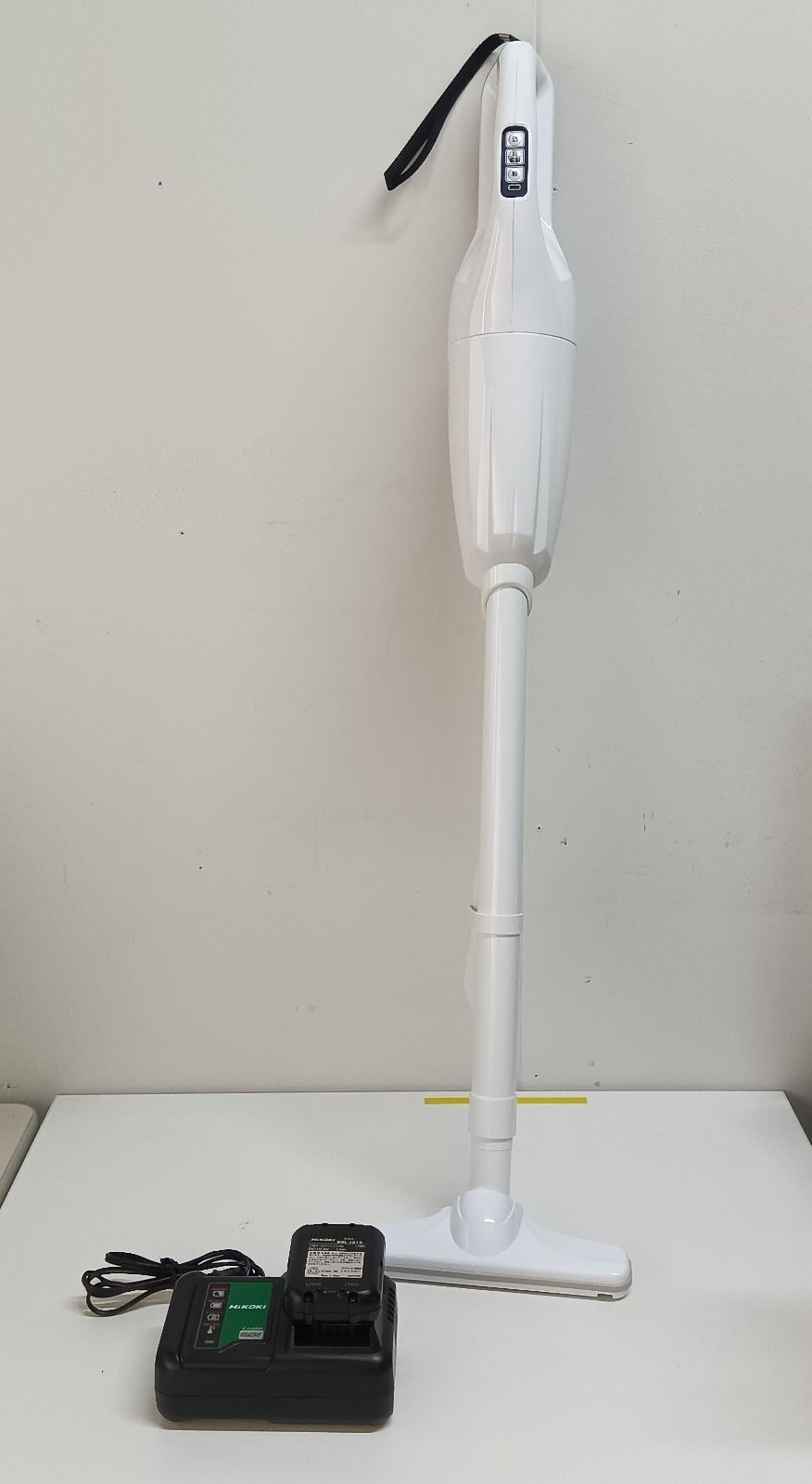 HiKOKI　ハンディクリーナー　R12DA　本体　バッテリー　充電器セット HiKOKI ハンディクリーナー R12DA 本体 バッテリー 充電器セット