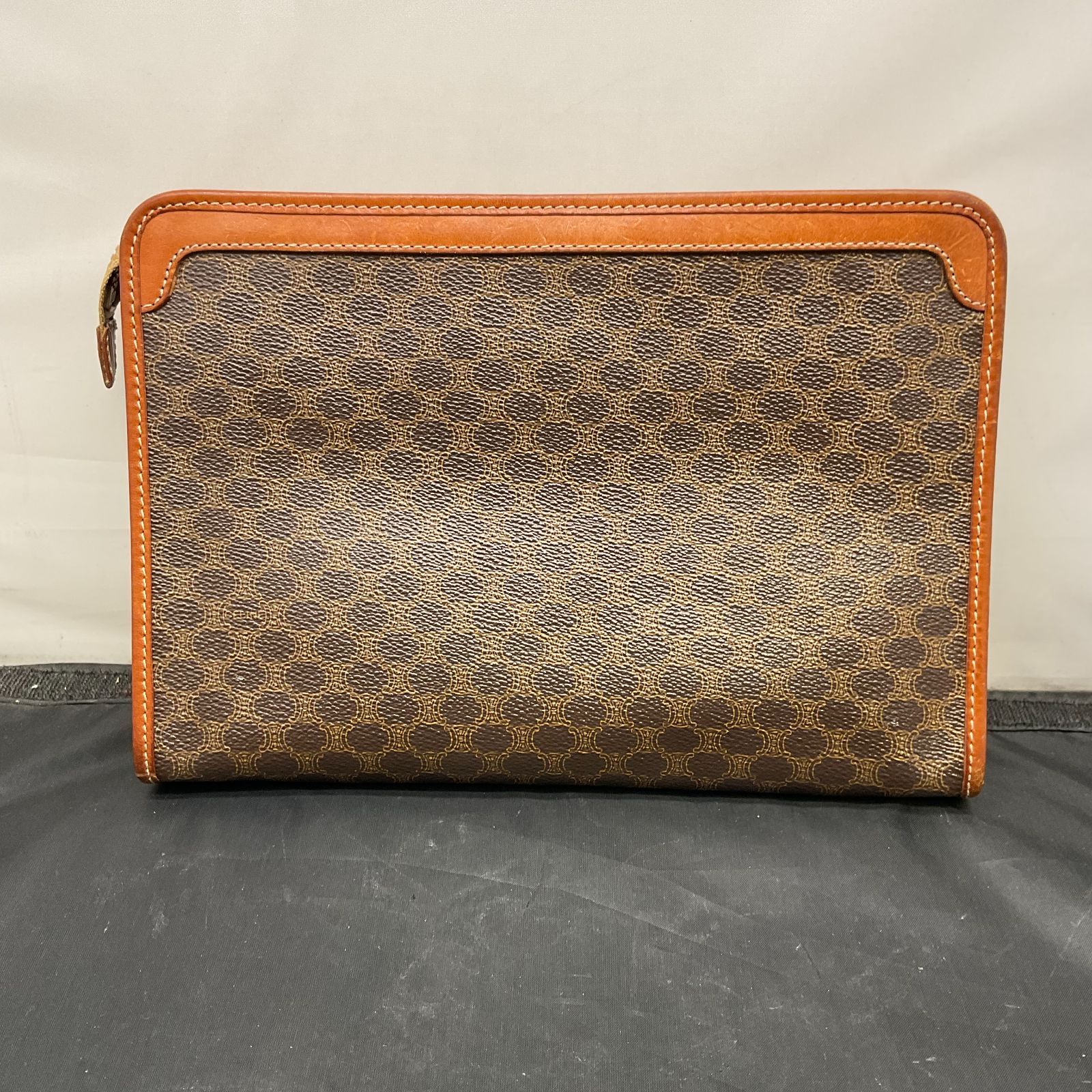 セリーヌ セカンドバッグ B25092345