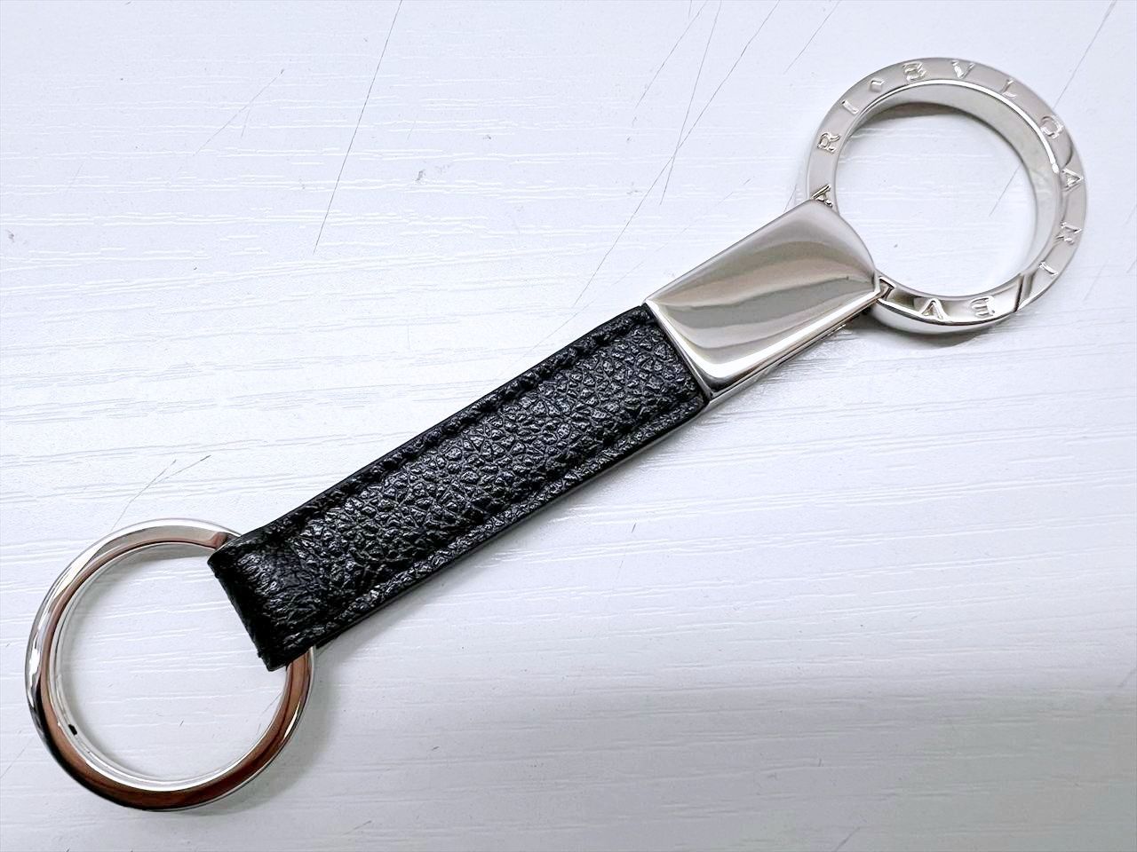 未使用保管　美品　BVLGARI　ブルガリ　マン　キーリング　黒　282704 未使用保管 美品 BVLGARI ブルガリ マン キーリング 黒 シルバー