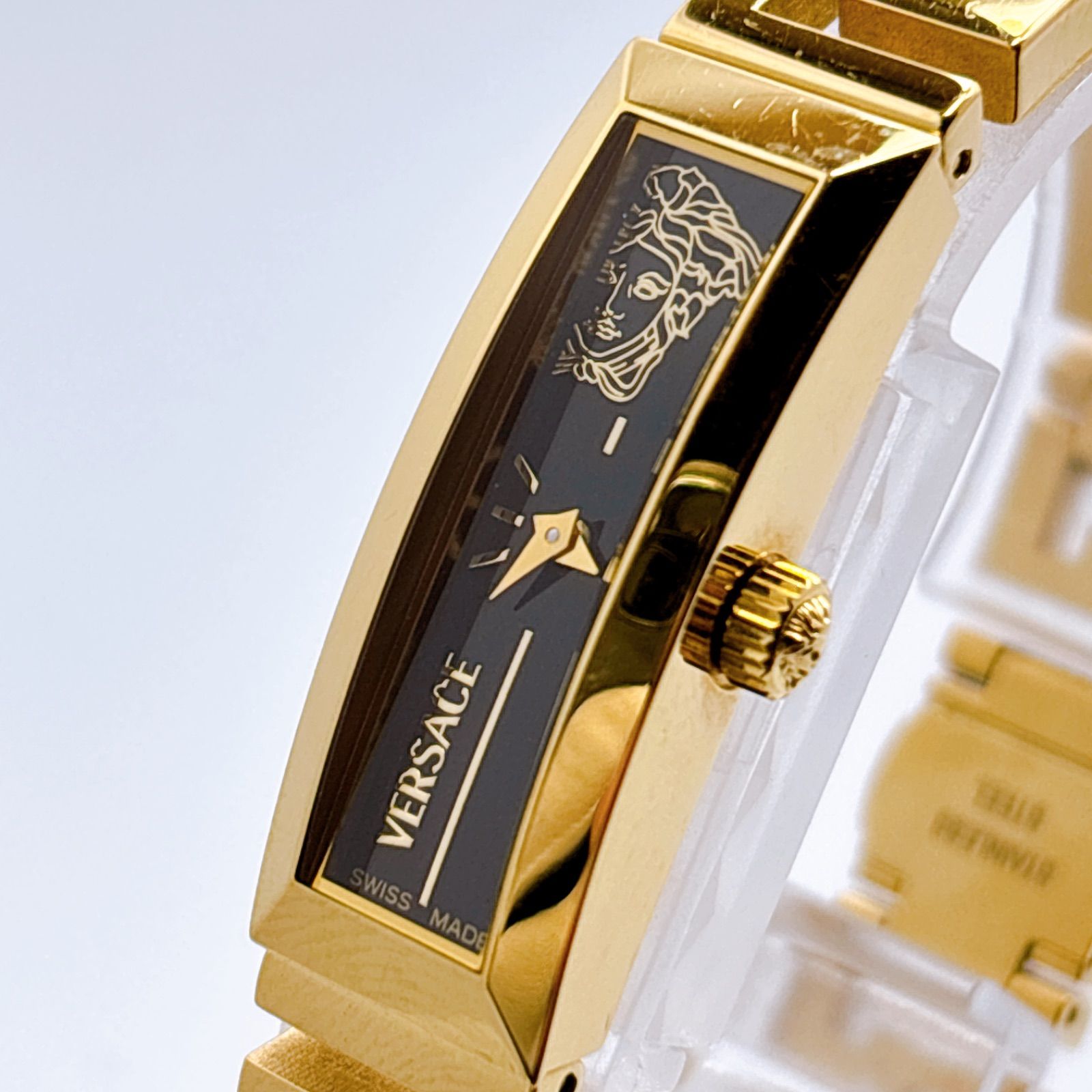 525 VERSACE ヴェルサーチ クォーツ ゴールド 腕時計
