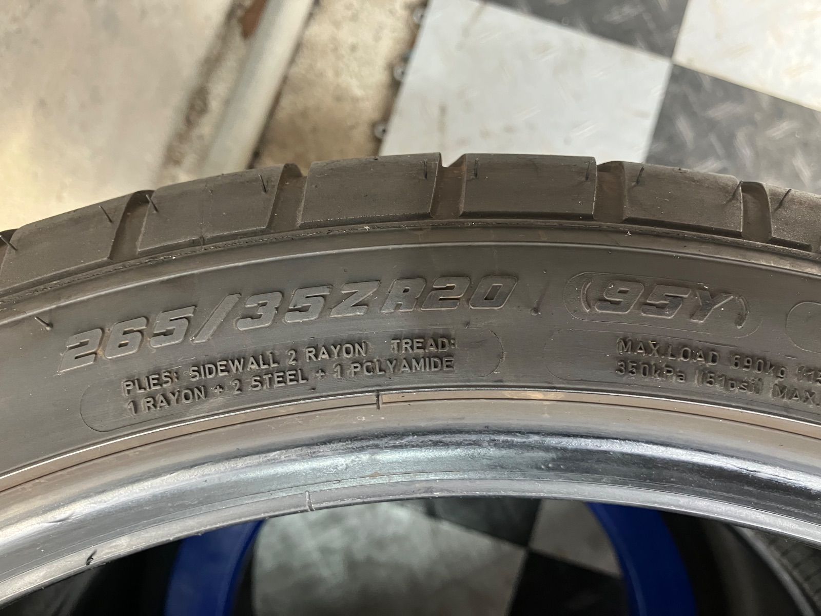 アシメトリック2 ポルシェ承認タイヤ2本