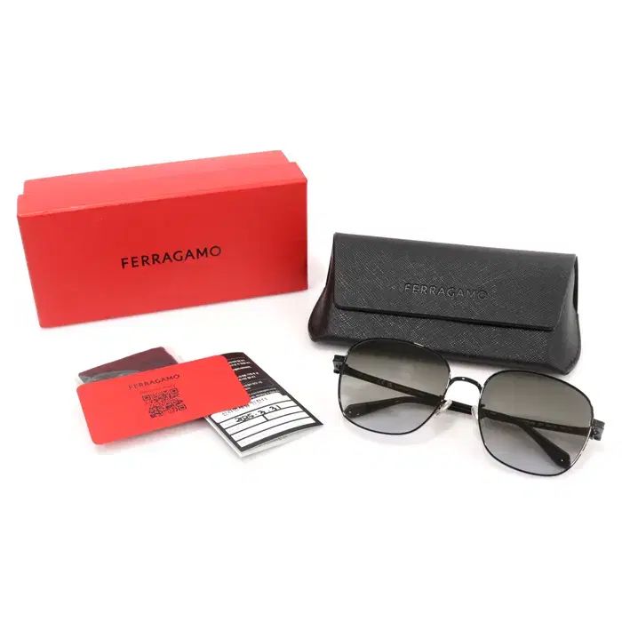 フェラガモ SF322SLBK ブラック メタル フレーム サングラス CO26388FE