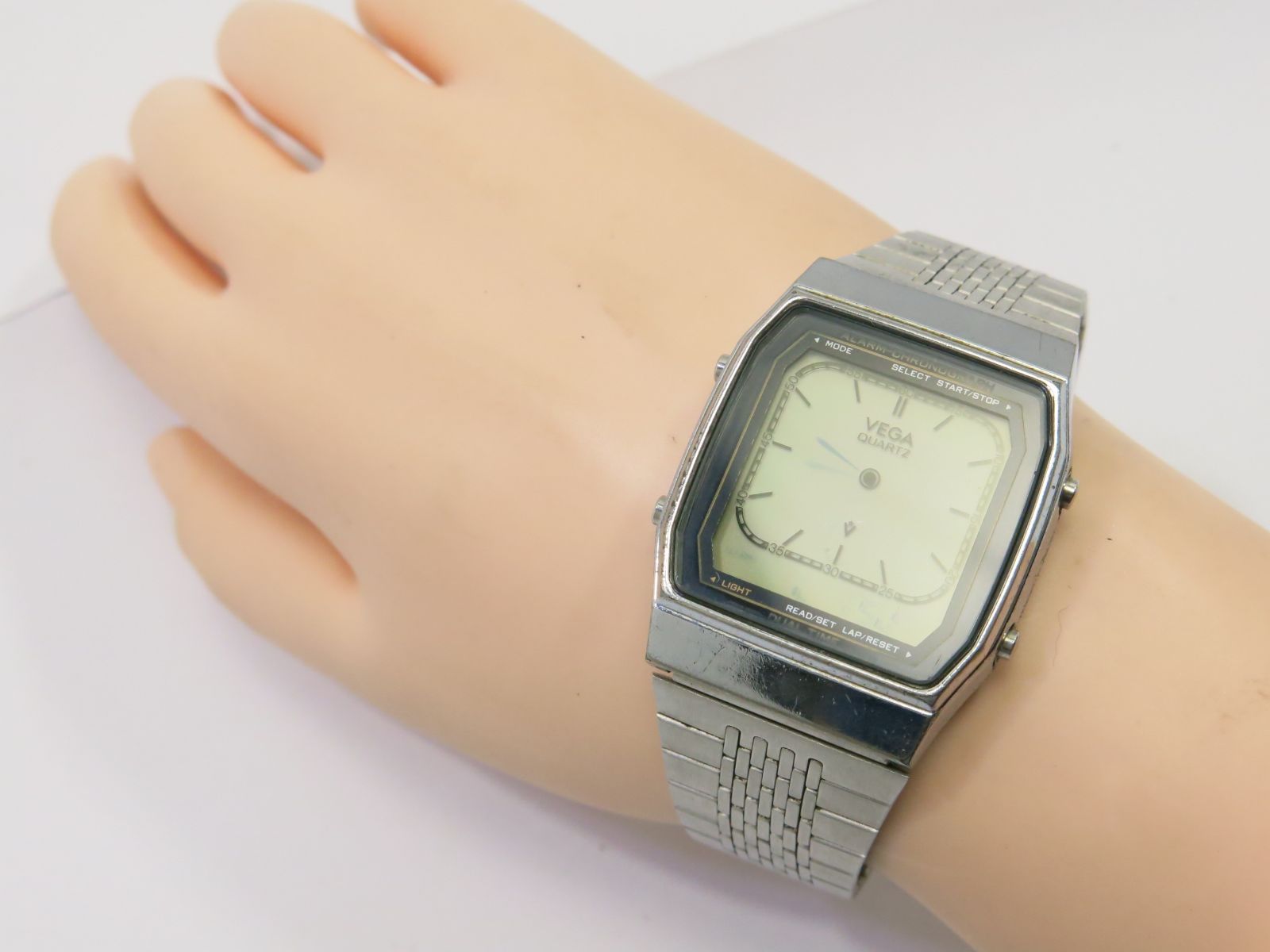 デジタル 腕時計