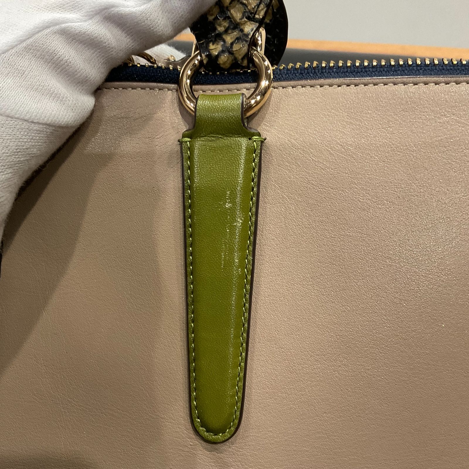 ハンドバッグ B25092781