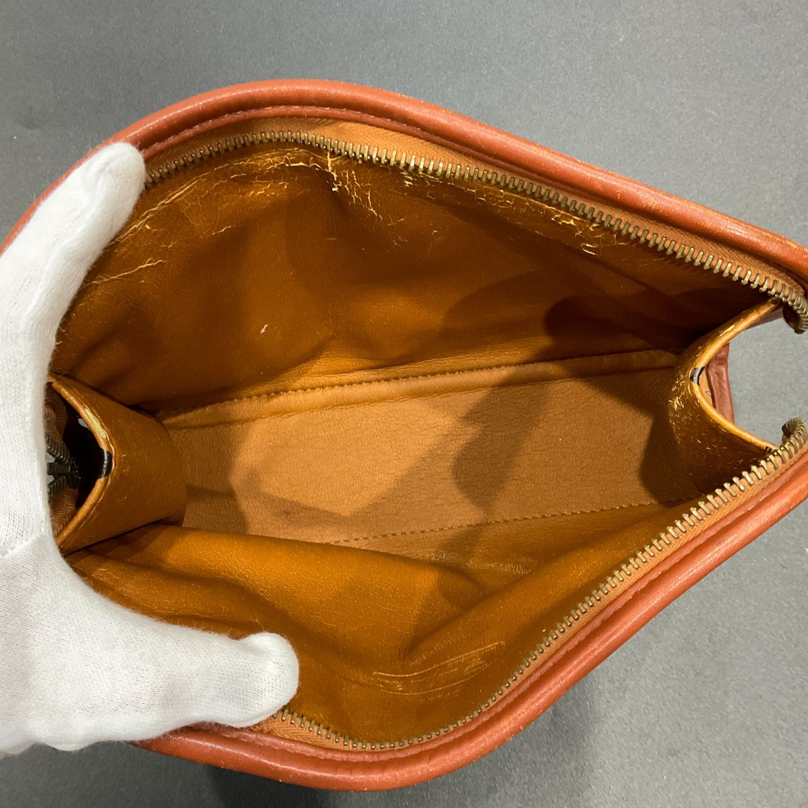 クラッチバッグ