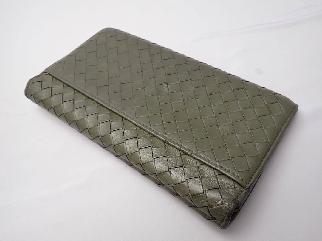 二つ折り長財布