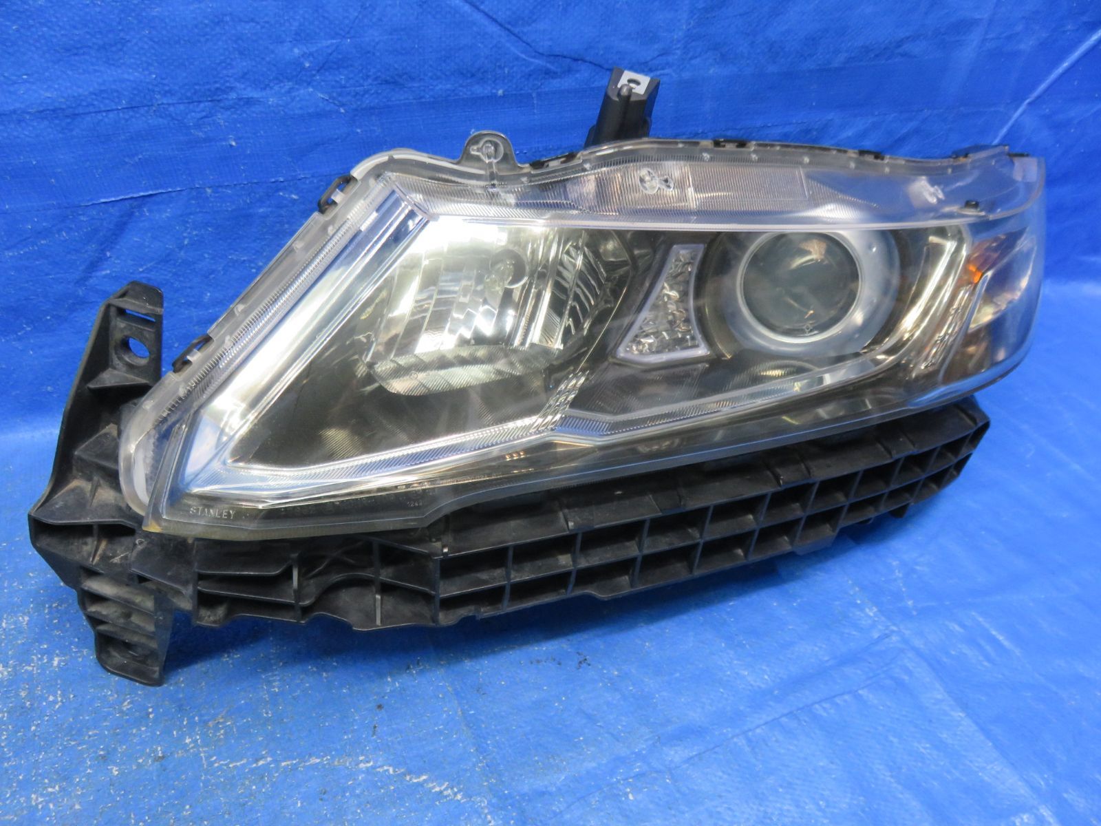 ホンダ オデッセイ ヘッドランプ 左 HID H20 RB3 33151-SLE-J01 