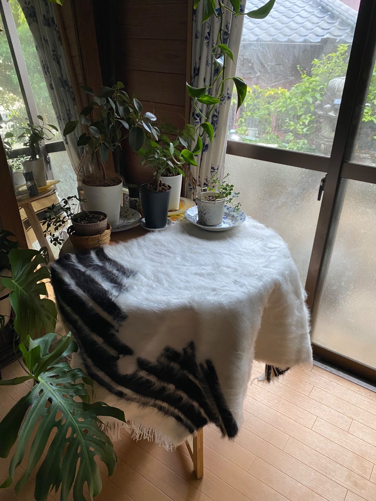 膝掛けやラグにも