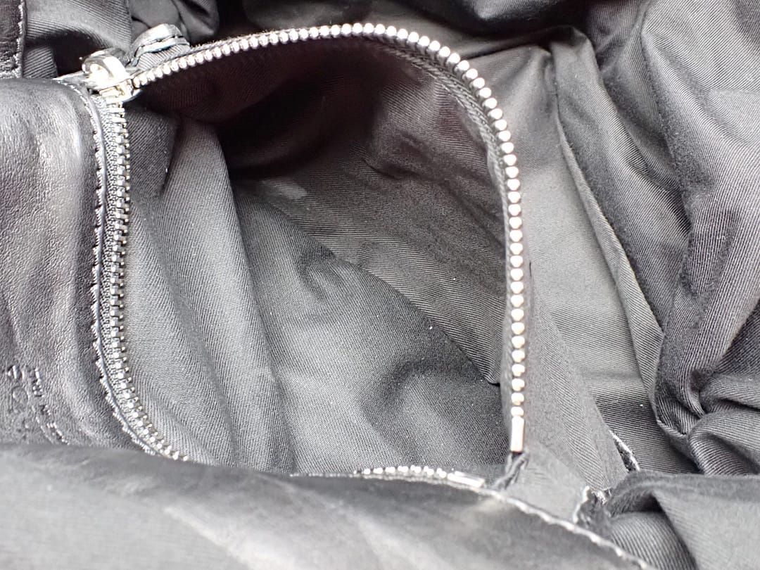 レザー ブラック