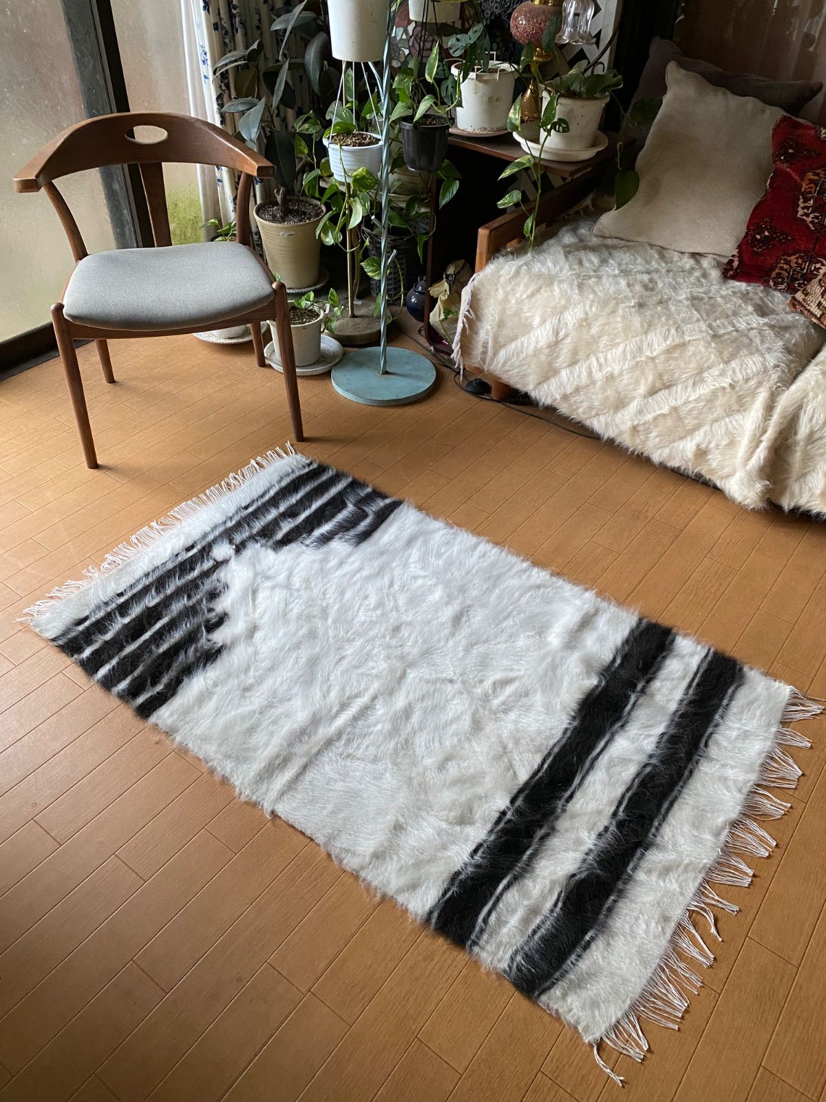 膝掛けやラグにも 四季を通じて重宝で便利な優れもの