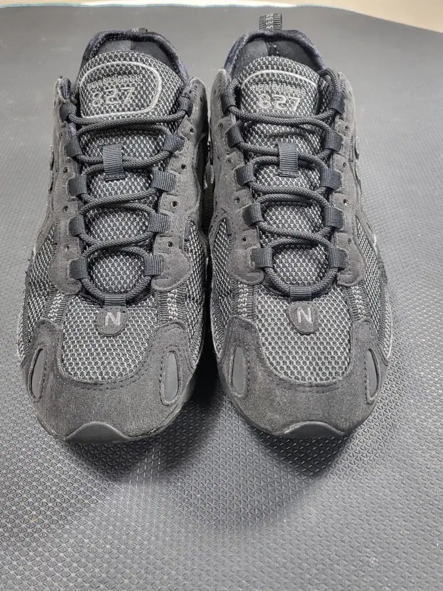 超軽量 ランニングシューズ