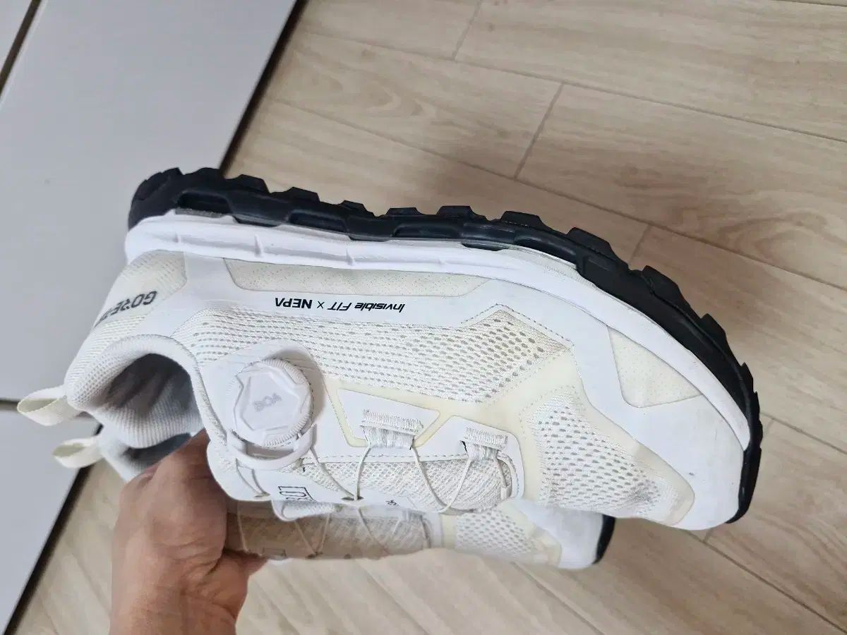 トレッキングシューズ