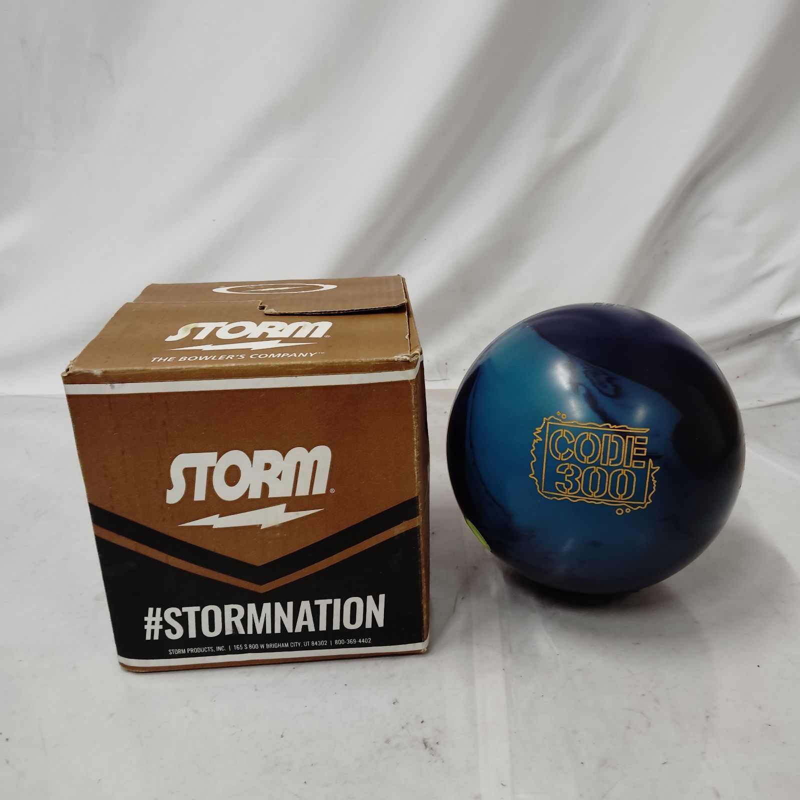 ☆STORM（ストーム） CODE 300 15ポンド ボウリングボール／中〜上級者
