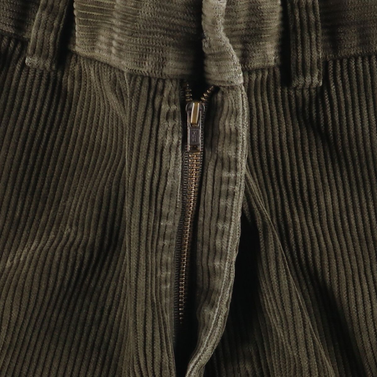 コーデュロイパンツ
