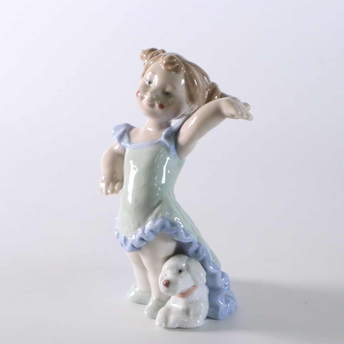 リヤドロ　姉妹会社ナオ　フィギュリン NAO スペイン製 LLADROリヤドロ姉妹ブランド グランフィナーレ