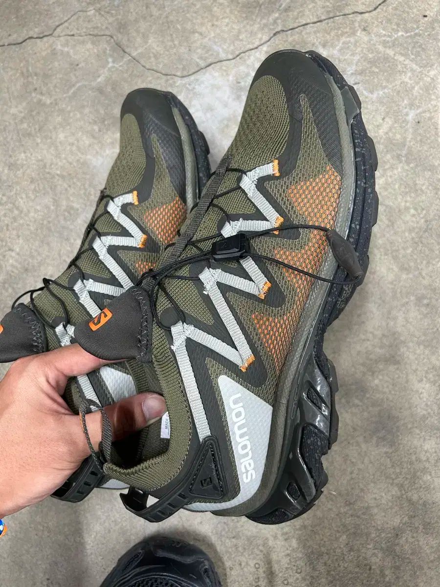 サロモン トレッキングシューズ 270mm