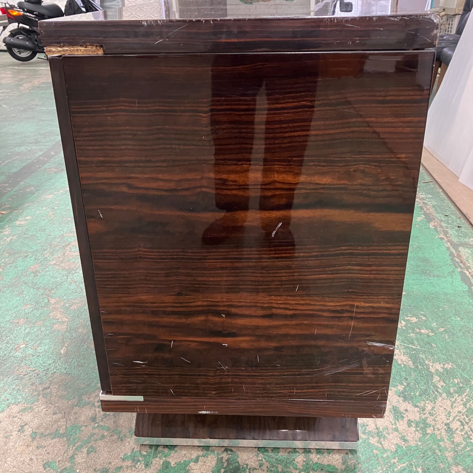 げ交渉 木目調 鏡面仕上げ キャビネット サイドボード アンティーク調 直接 横浜市保土ヶ谷区