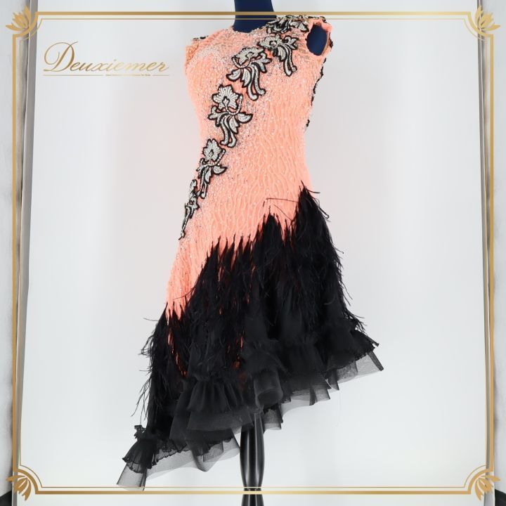 社交ダンス 衣装 ラテン ドレス ワンピース フリル 黒 サーモン デモ 競技 パーティ 発表会 ピンク系 ブラック系 スカート フリルレース おしゃれ デザイン 女性用 舞台衣装 ダンスウェア 競技用衣装 フォーマル パーティードレス 大人用 豪華
