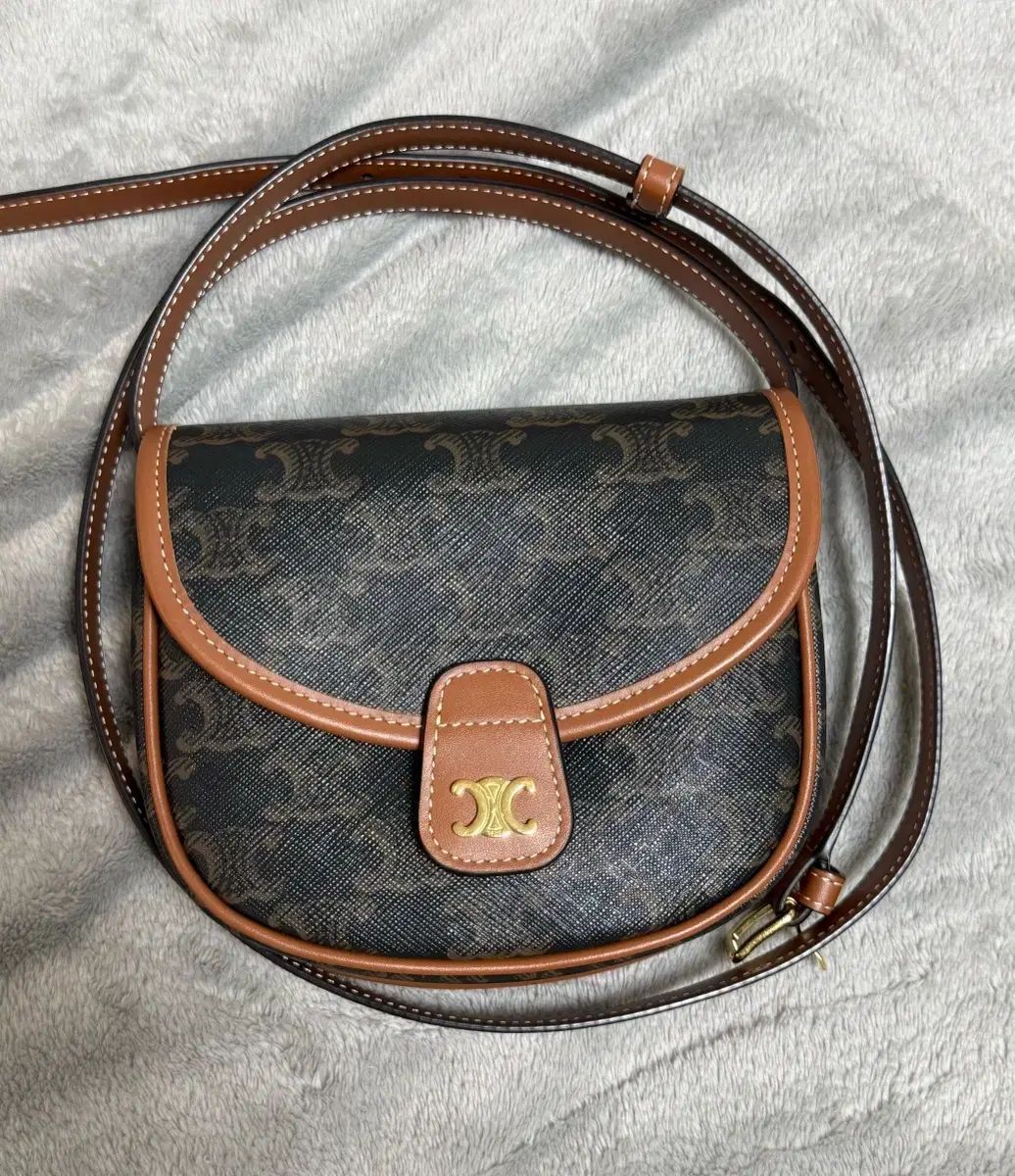 Celine セリーヌ ツリー ミニベサチェ タン