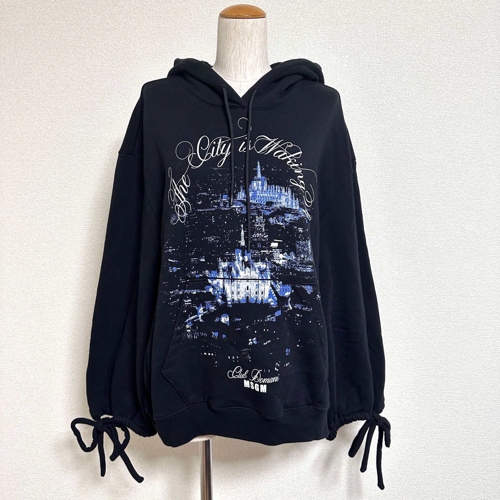 MSGM イタリア製 21AW Black Club Domani Hoodie 袖リボン 裏起毛 プル 