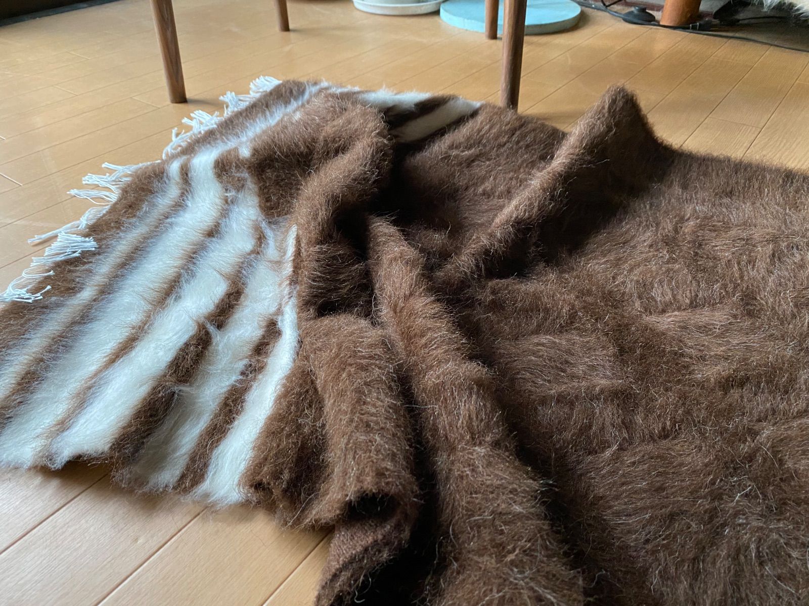 ふわふわモフモフでキャンプや車も一枚あると四季を通じて便利