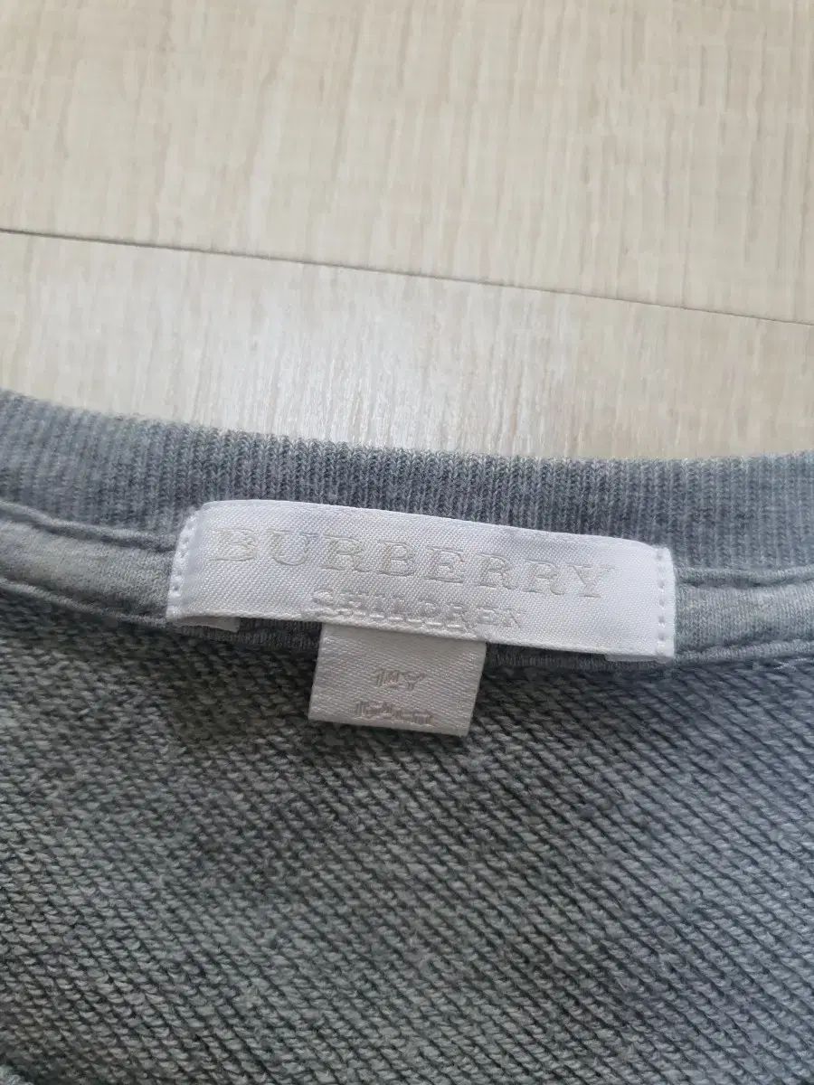 14Y BURBERRY バーバリー キッズ スウェット KIDS トレーナー Burberry 164cm ティッシ期 コットン 0 半袖Tシャツ ベビー メルカリ 1