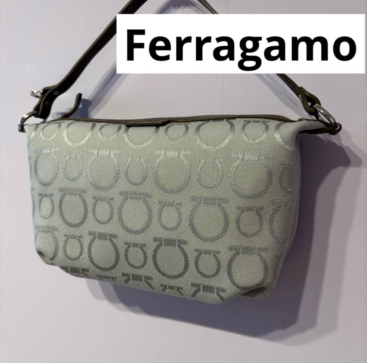 新品未使用》Ferragamo 【サルヴァトーレ フェラガモ】 AU-22 新品未使用》Ferragamo 【サルヴァトーレ フェラガモ】 AU-22