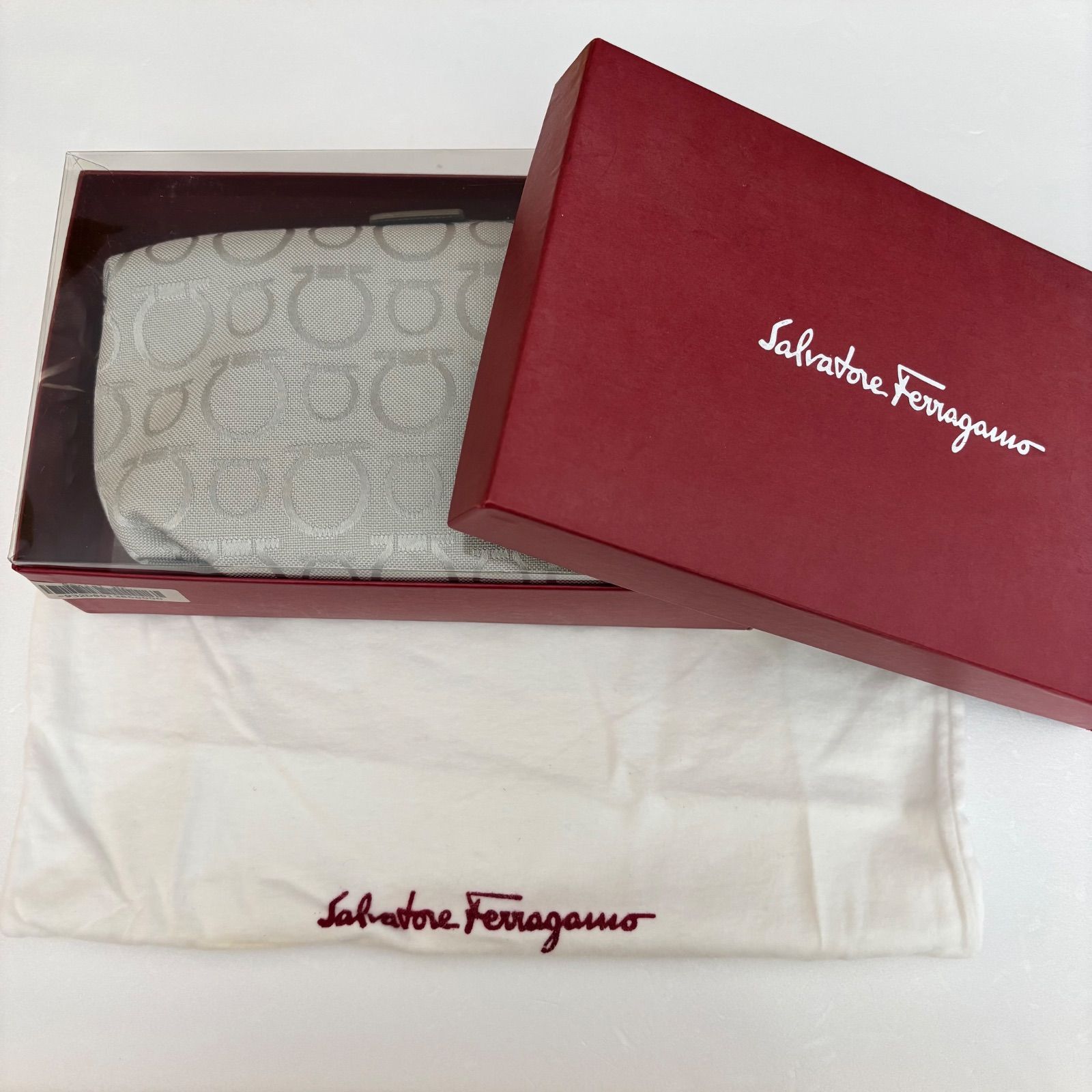 新品未使用》Ferragamo 【サルヴァトーレ フェラガモ】 AU-22 6123 