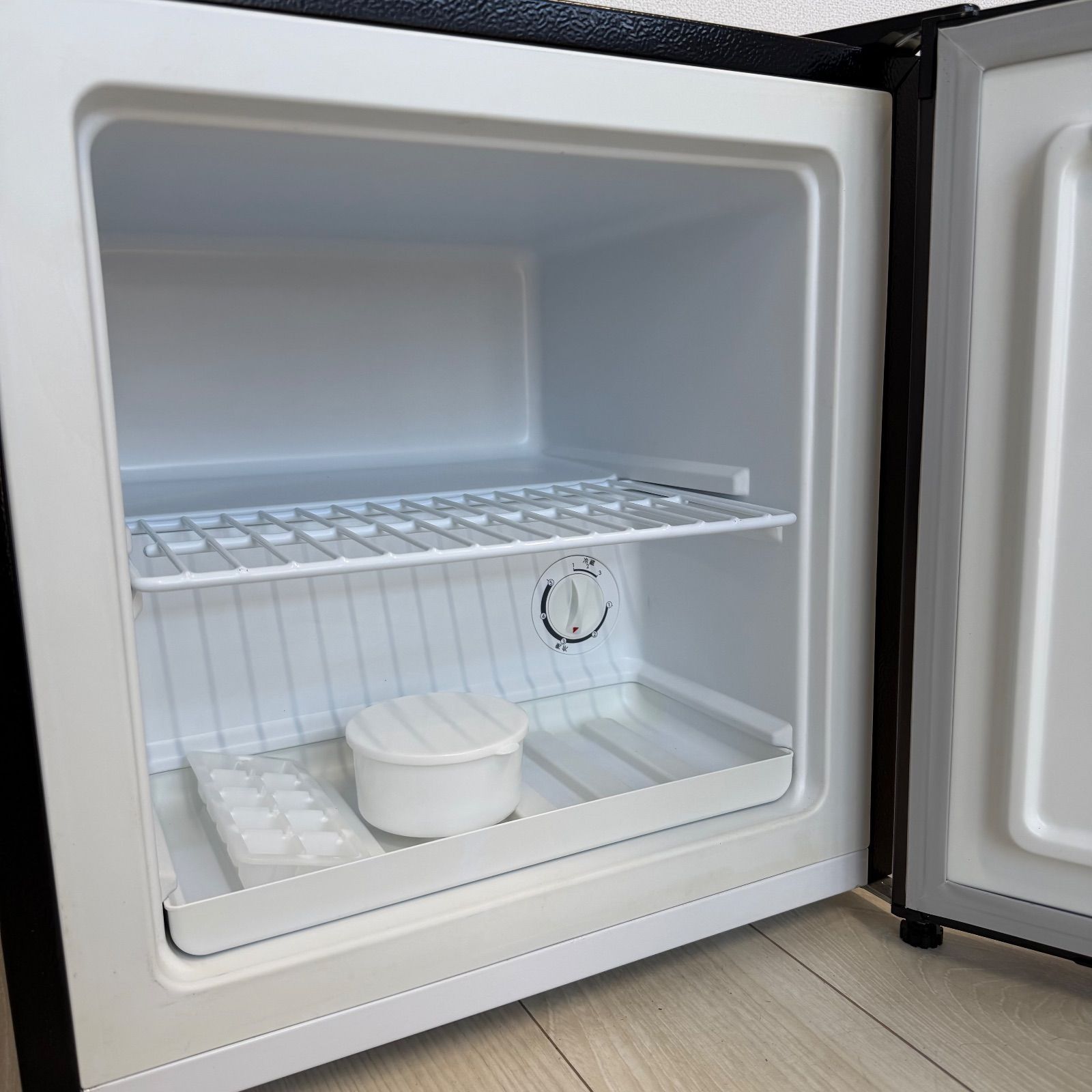 MAXZEN 31 L 冷凍庫 製 コンパクト 黒 ブラック 小型冷凍庫