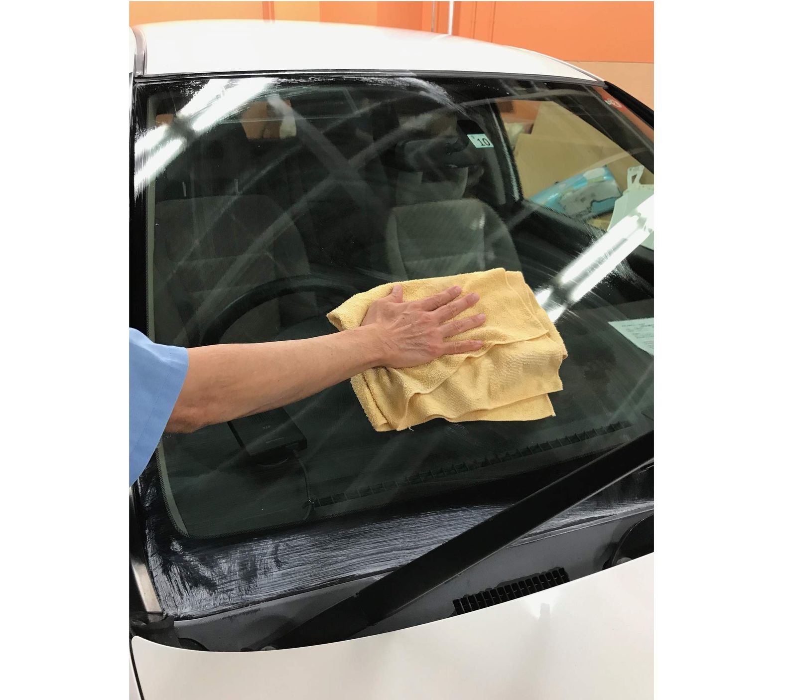 ガラス コンパウンド