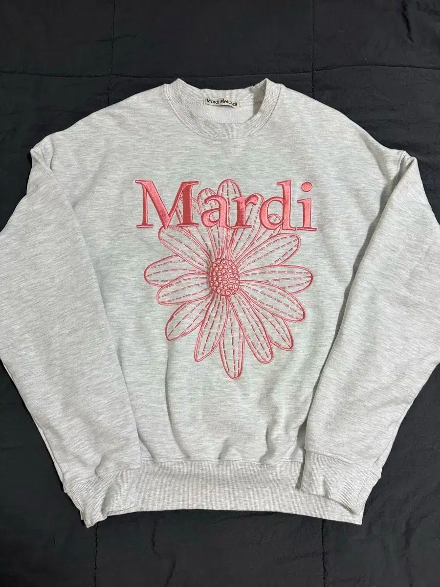 マルディメクルディ 刺繍 スウェット