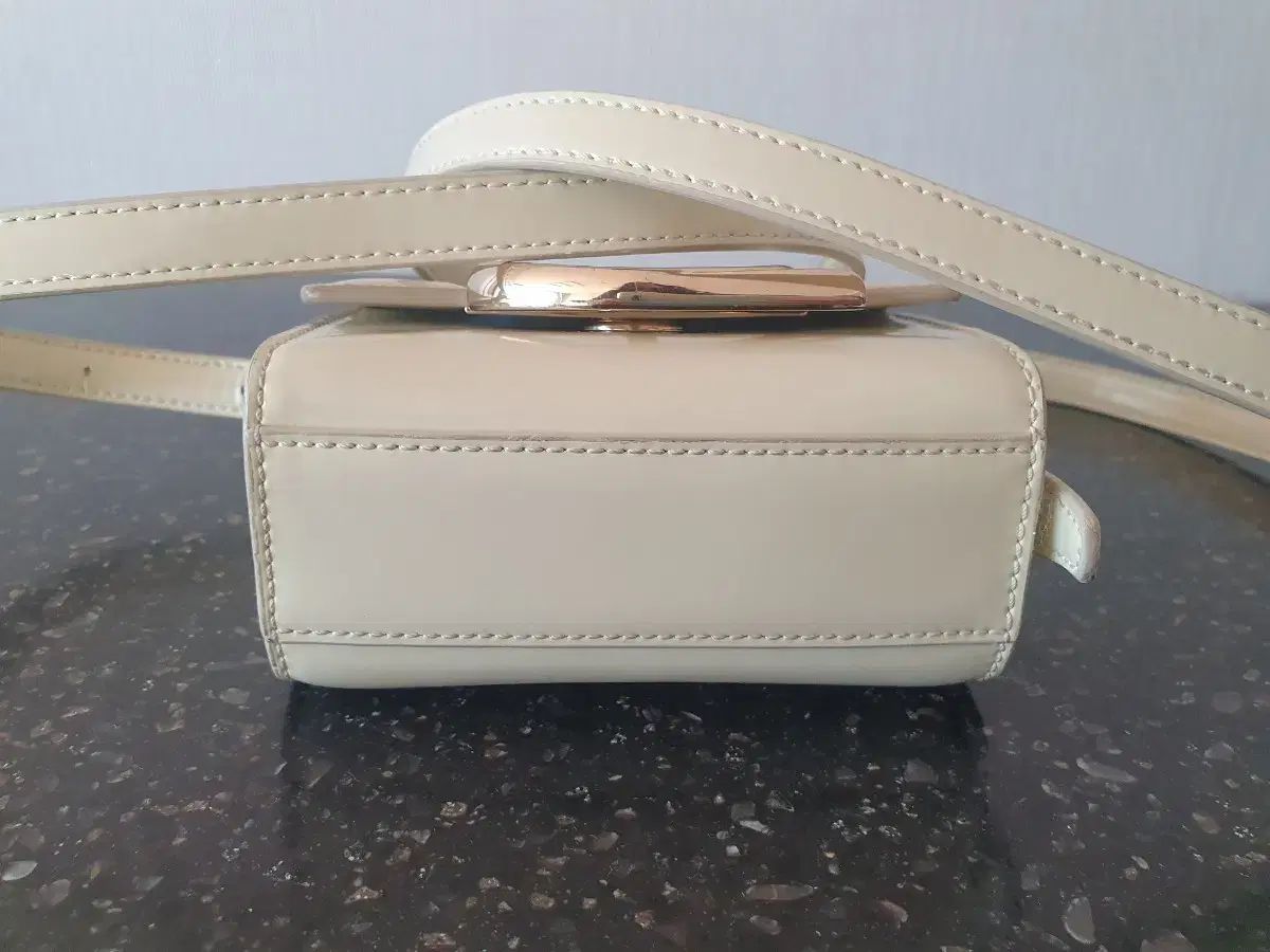 即日配送！ Louis Quatorze レモン ミニ クロスバック