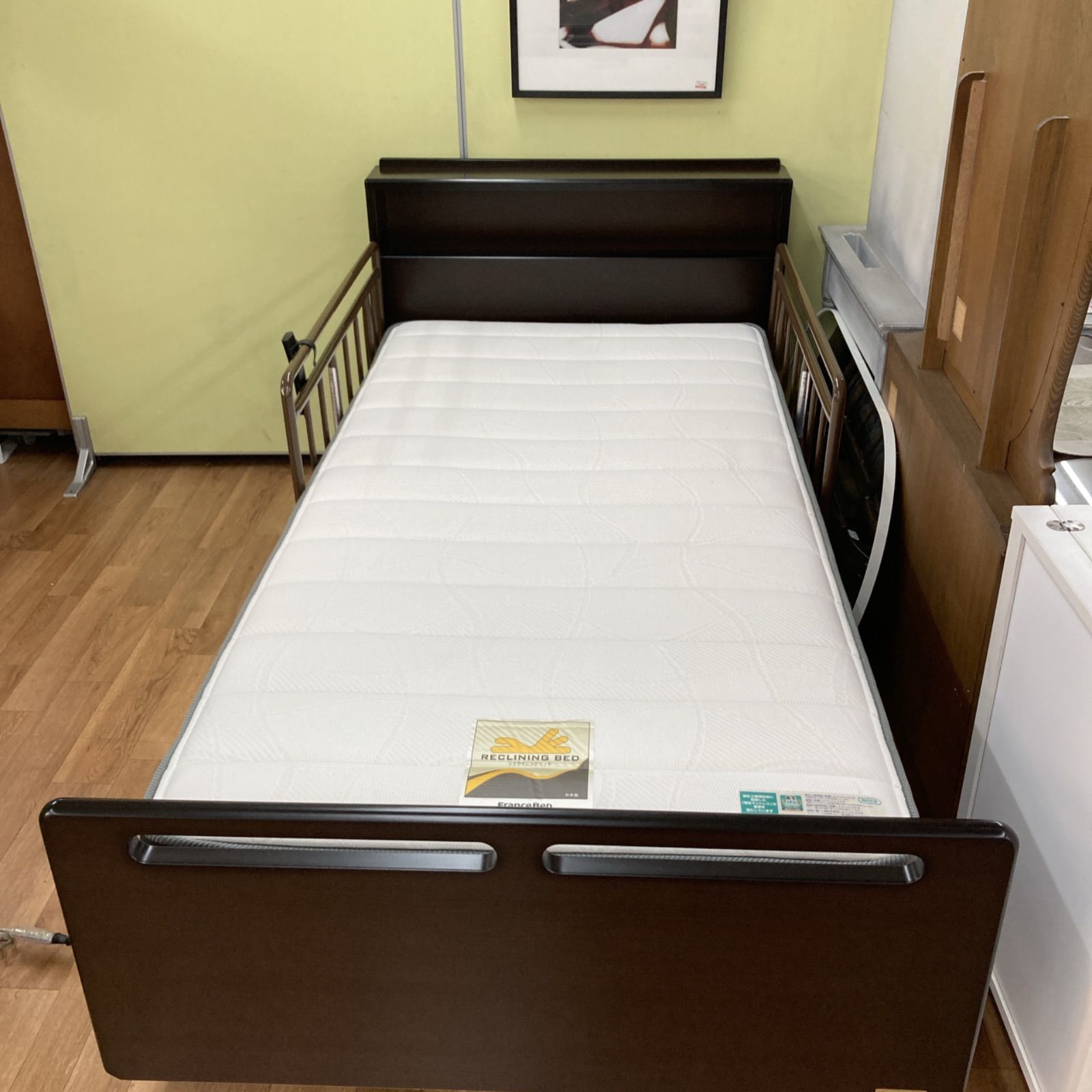 名古屋市近郊送料設置無料 S755 フランスベッド レステックス-N-RE-19C シングル 3モーター 電動ベッド 電動リクライニング 幅110.5cm モデルルーム