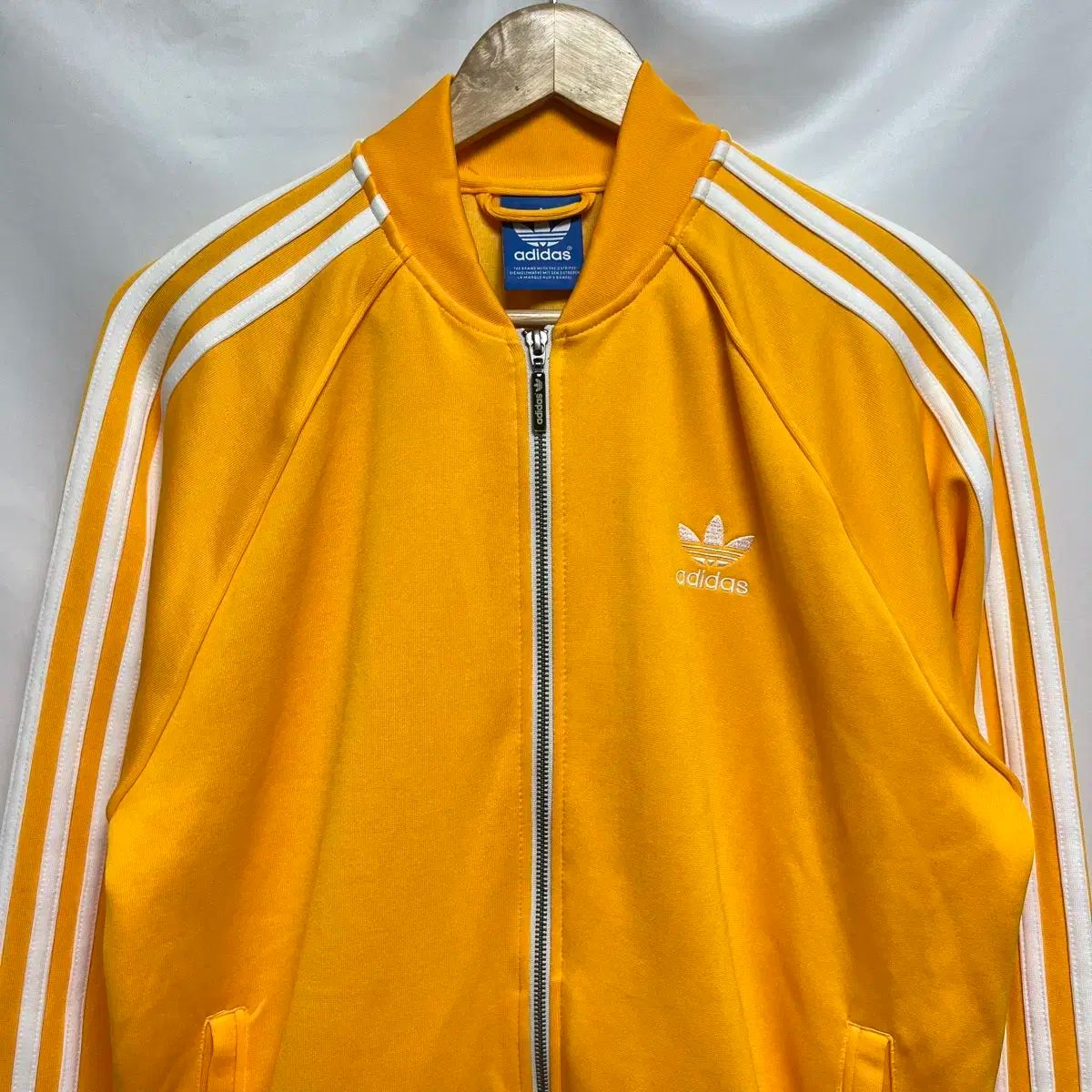 110 adidas アディダス ヨーロッパ SUPERSTAR ノラン 黄色 トラックジャージ ジャージ