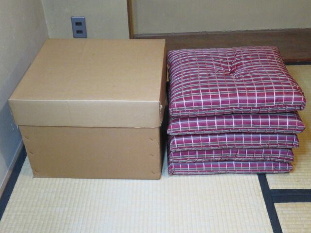 十月◆特売品 茶席用座布団 吉野間道裂 赤 五客分 税込 送料込 ♥