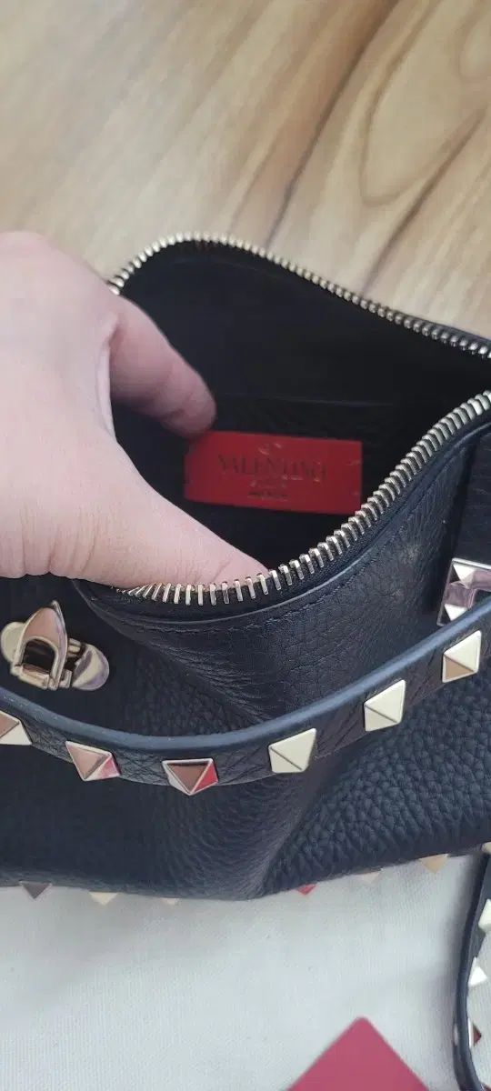 Valentino ヴァレンティノ