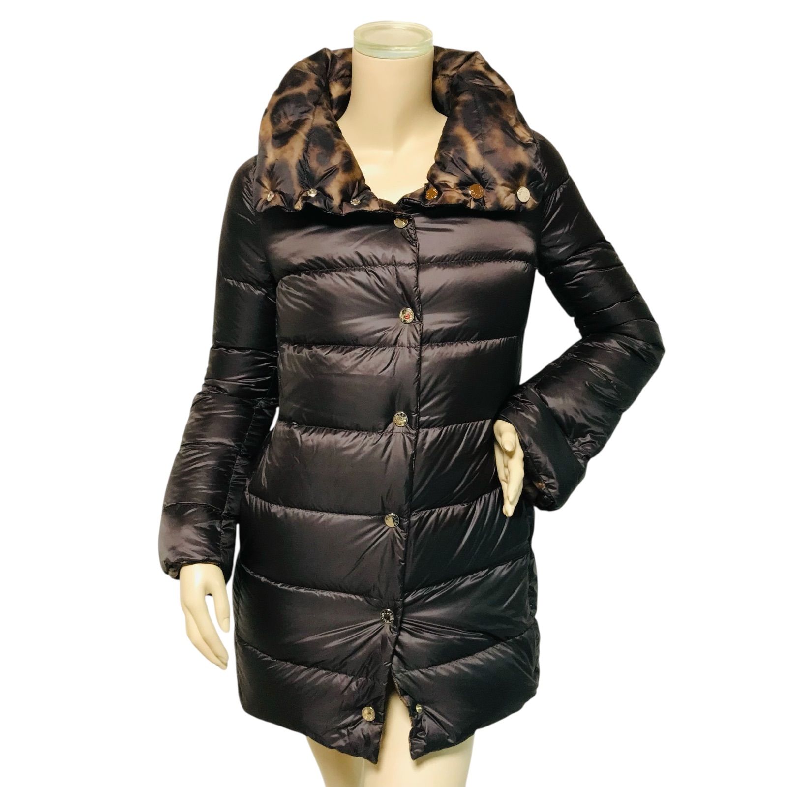 MONCLER モンクレール CHARMES レディース ブランドロゴ リバーシブル レオパード柄 スナップボタン ナイロン ダウンコート 00 レディースダウンジャケット カジュアル 秋冬物 アウター ブランド ヒョウ柄