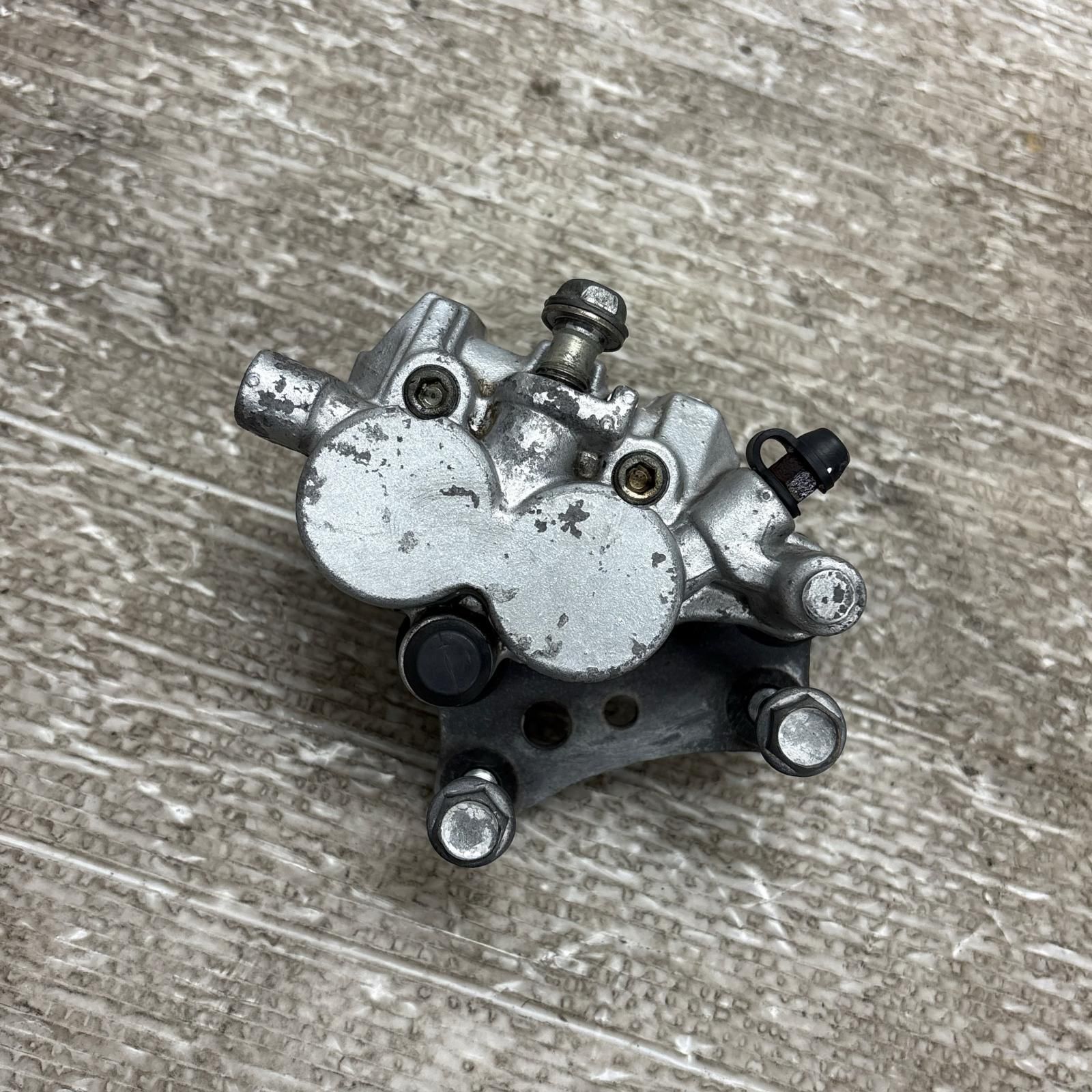 KAWASAKI エリミネーター125 BN125A フロントキャリパー カワサキ