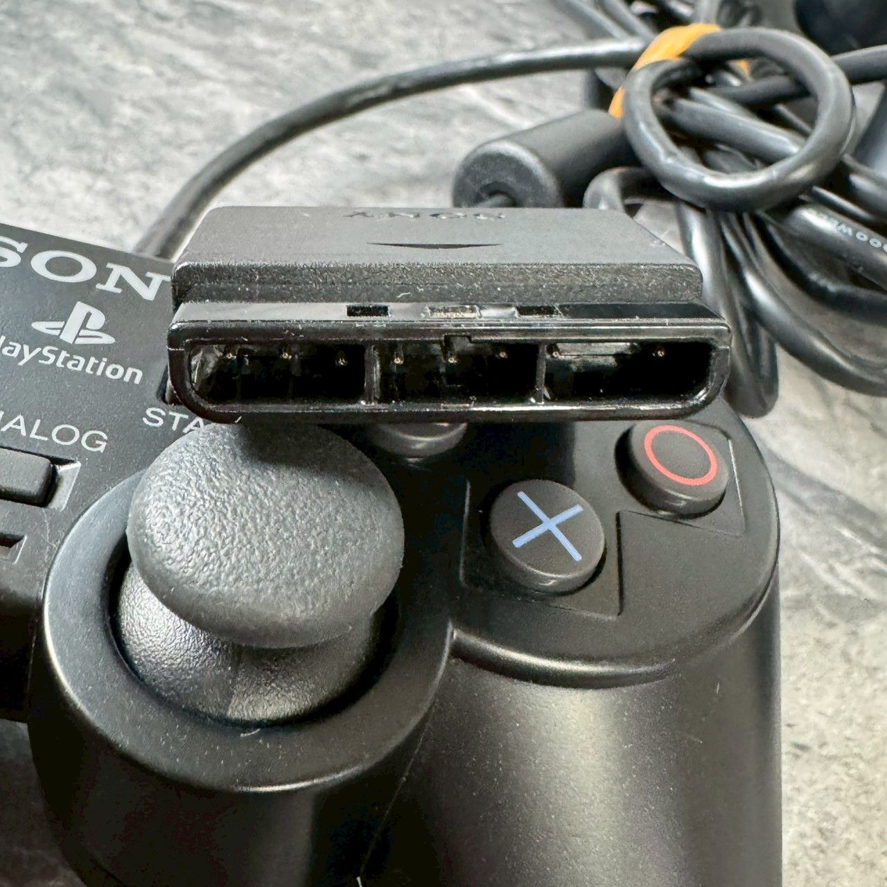 チャコールブラック