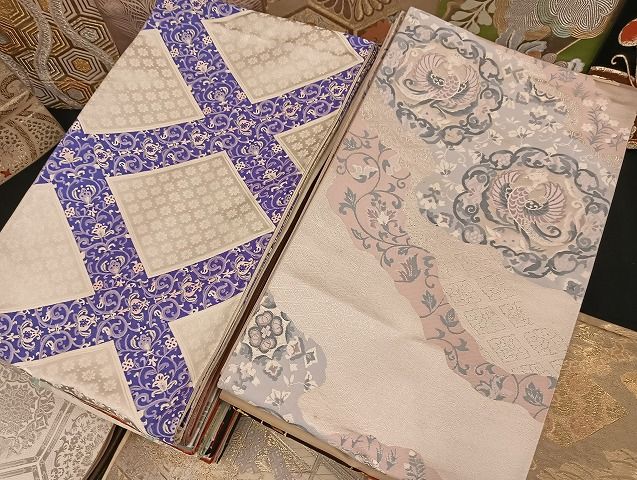 向かい鶴 孔雀羽