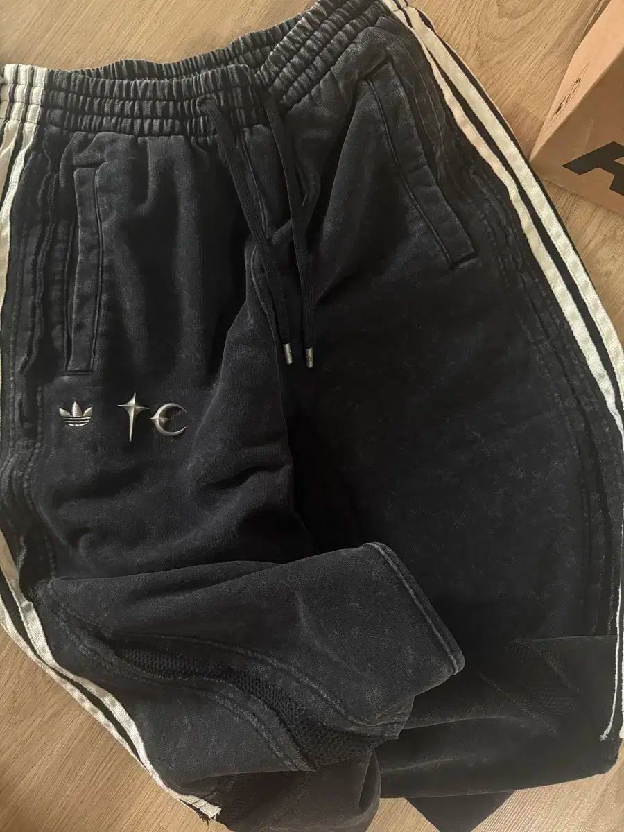 アディダス サグクラブ チームガイスト パンツ ブラック