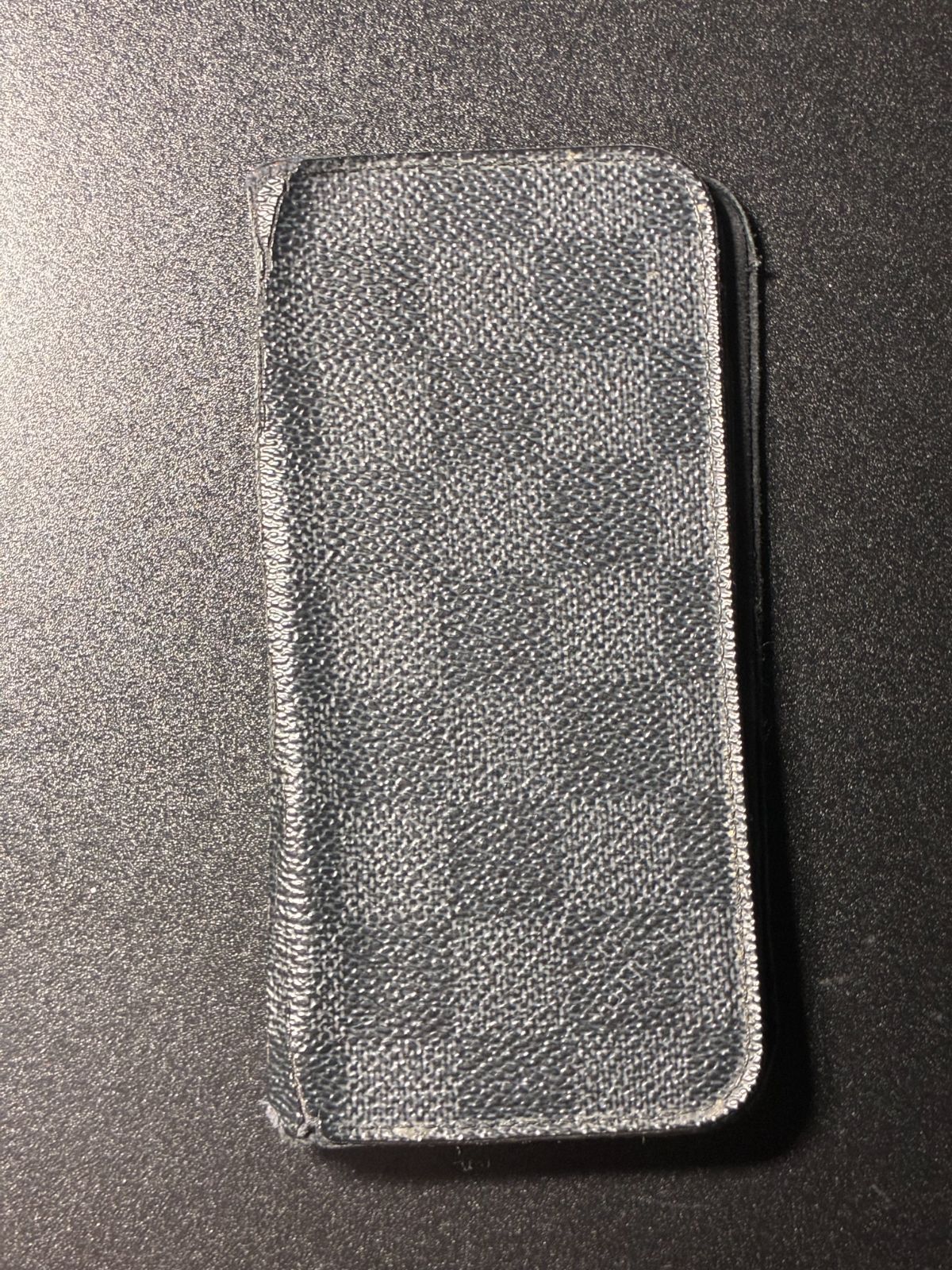 ルイヴィトン ダミエグラフィット スマホケース B25092621